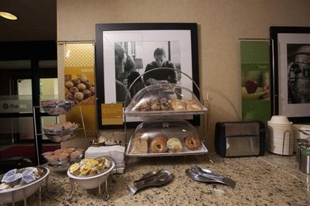 фото отеля Hampton Inn Pittsburgh Airport