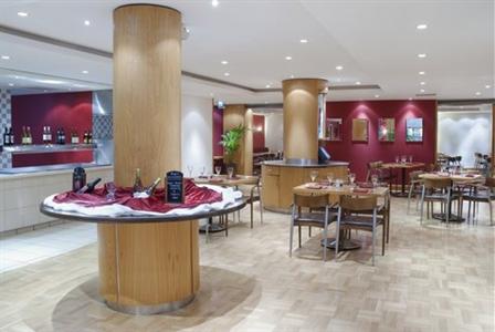 фото отеля Holiday Inn Gatwick Airport
