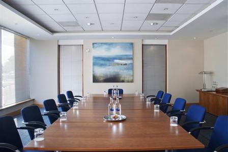 фото отеля Holiday Inn Gatwick Airport
