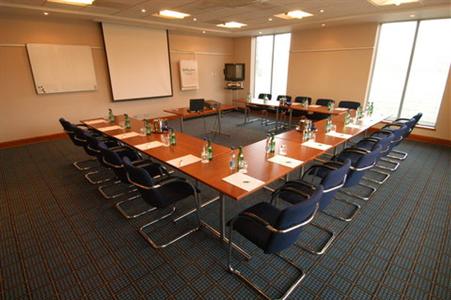 фото отеля Holiday Inn Gatwick Airport