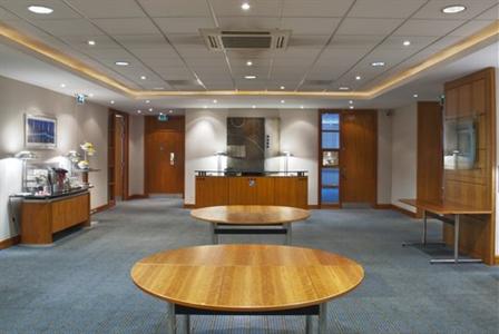 фото отеля Holiday Inn Gatwick Airport