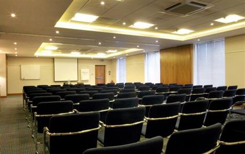 фото отеля Holiday Inn Gatwick Airport
