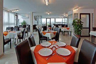 фото отеля Hotel Razvan