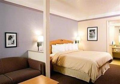 фото отеля Comfort Suites Maingate