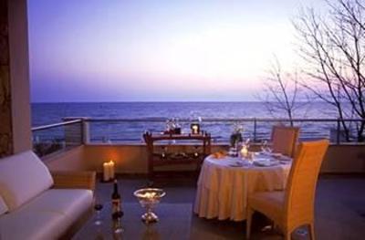 фото отеля Sani Asterias Suites