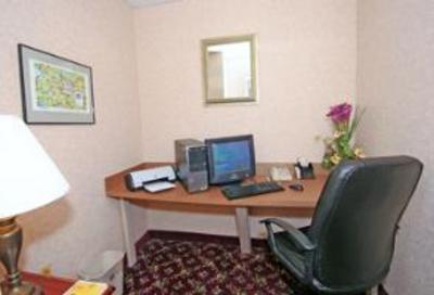 фото отеля BEST WESTERN Greensboro Airport Hotel