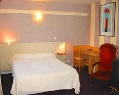 фото отеля Hotel De Paris Charleville-Mezieres