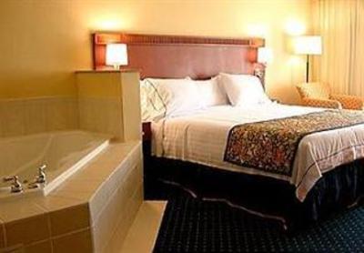 фото отеля Courtyard by Marriott Brunswick