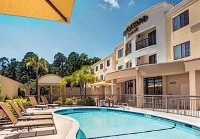фото отеля Courtyard by Marriott Brunswick