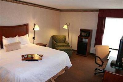 фото отеля Hampton Inn & Suites Alexandria Old Town Area South