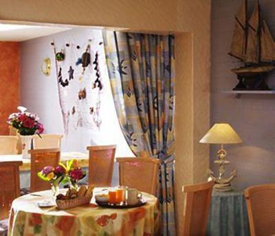 фото отеля Hotel La Rosiere Arromanches-les-Bains