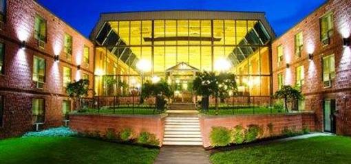 фото отеля BEST WESTERN Plus Highland Inn & Conference Centre