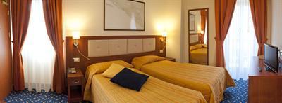 фото отеля Hotel Benaco Nago-Torbole