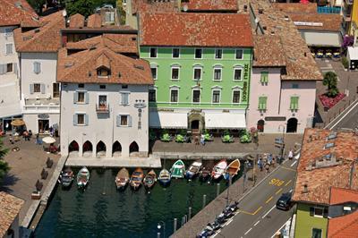 фото отеля Hotel Benaco Nago-Torbole