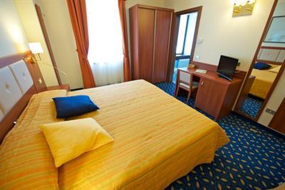 фото отеля Hotel Benaco Nago-Torbole