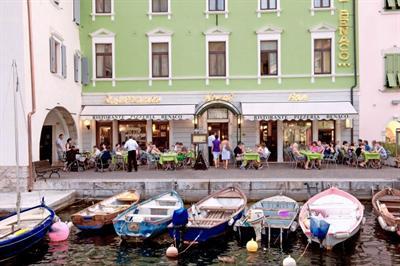 фото отеля Hotel Benaco Nago-Torbole