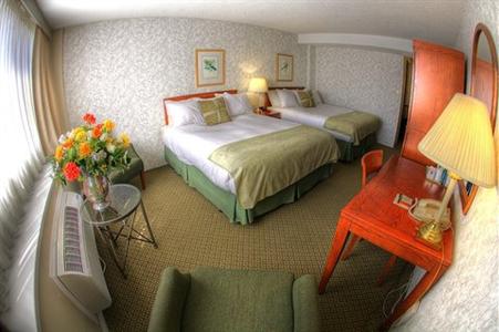 фото отеля Compass Point Inn