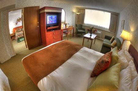 фото отеля Compass Point Inn