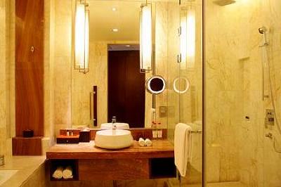 фото отеля Renaissance Tianjin Lakeview Hotel