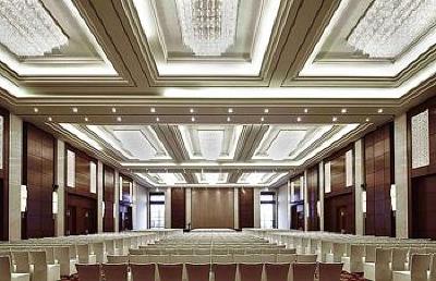 фото отеля Renaissance Tianjin Lakeview Hotel