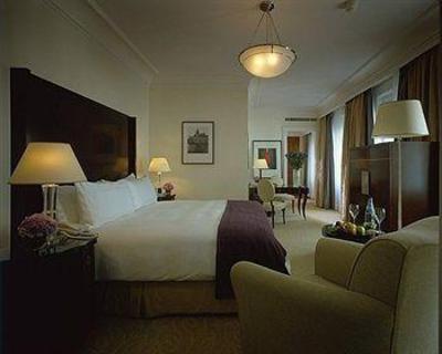 фото отеля Four Seasons Hotel Gresham Palace