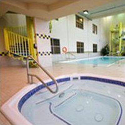 фото отеля Redwood Inn & Suites Grande Prairie