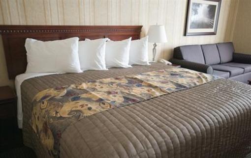 фото отеля Redwood Inn & Suites Grande Prairie
