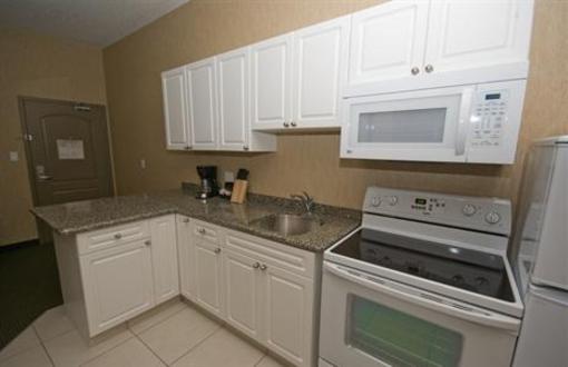 фото отеля Redwood Inn & Suites Grande Prairie