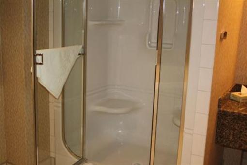 фото отеля Redwood Inn & Suites Grande Prairie