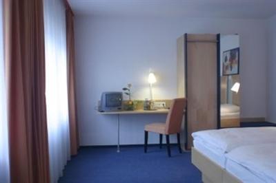 фото отеля Hotel Elite Karlsruhe