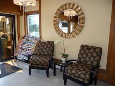 фото отеля Arbutus Inn