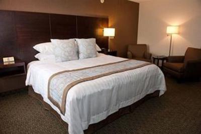 фото отеля Rodd Royalty Inn & Suites Charlottetown