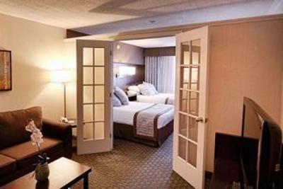 фото отеля Rodd Royalty Inn & Suites Charlottetown