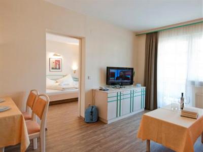 фото отеля Funsport-, Bike- & Skihotelanlage Tauernhof