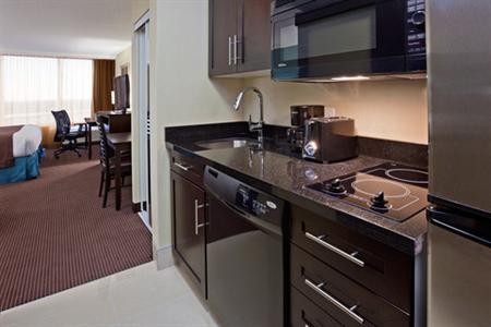 фото отеля Holiday Inn Pointe Claire Montreal Airport