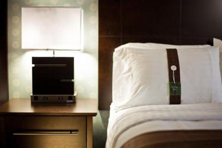 фото отеля Holiday Inn Pointe Claire Montreal Airport