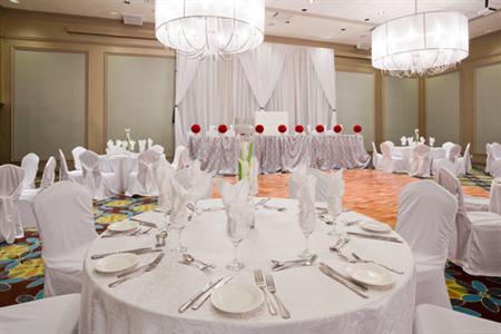фото отеля Holiday Inn Pointe Claire Montreal Airport