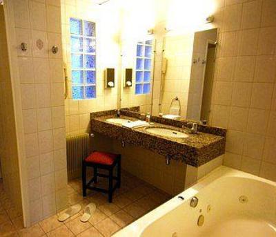 фото отеля Hotel Saint Louis Paris Vincennes