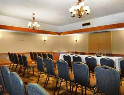 фото отеля Travelodge Simcoe