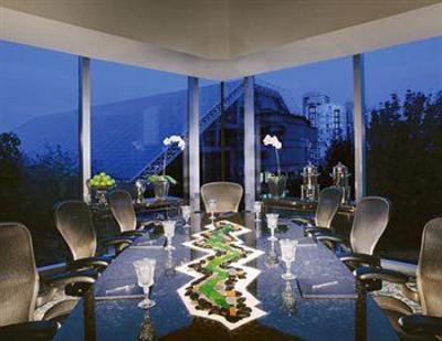 фото отеля Sheraton Vancouver - Wall Centre