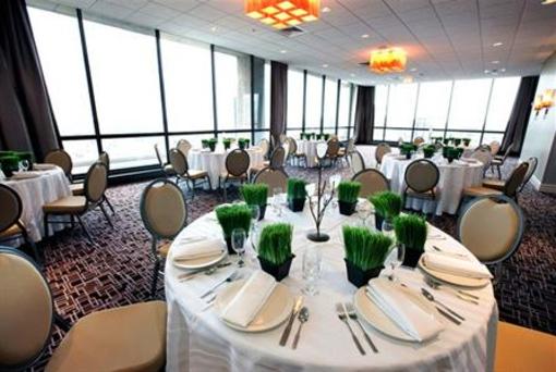 фото отеля Holiday Inn Chicago - Mart Plaza
