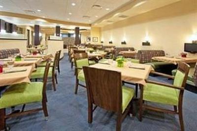 фото отеля Holiday Inn Hotel & Suites Phoenix Airport