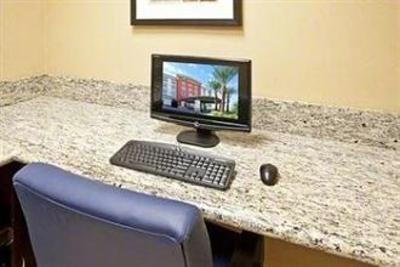 фото отеля Holiday Inn Hotel & Suites Phoenix Airport