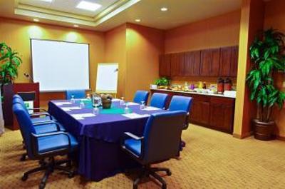 фото отеля Holiday Inn Hotel & Suites Phoenix Airport
