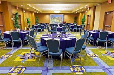 фото отеля Holiday Inn Hotel & Suites Phoenix Airport