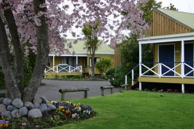 фото отеля Bridge Fishing Lodge Turangi