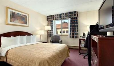 фото отеля Travelodge Ottawa East