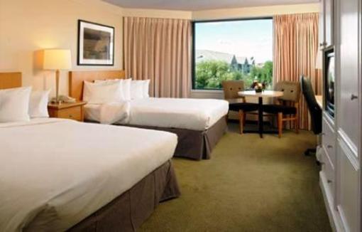 фото отеля Red Deer Lodge Hotel and Conference Centre
