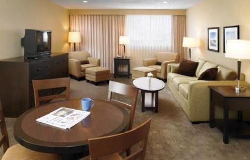 фото отеля Red Deer Lodge Hotel and Conference Centre