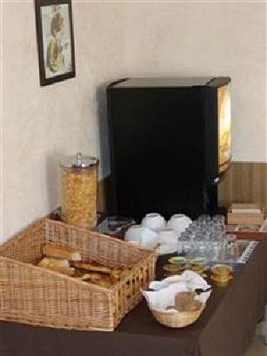 фото отеля Residhotel Les Hautes d'Andilly